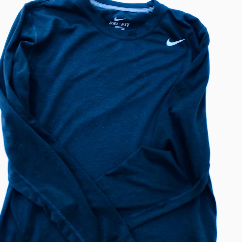 Men’s Nike dry fit long sleeve shirt